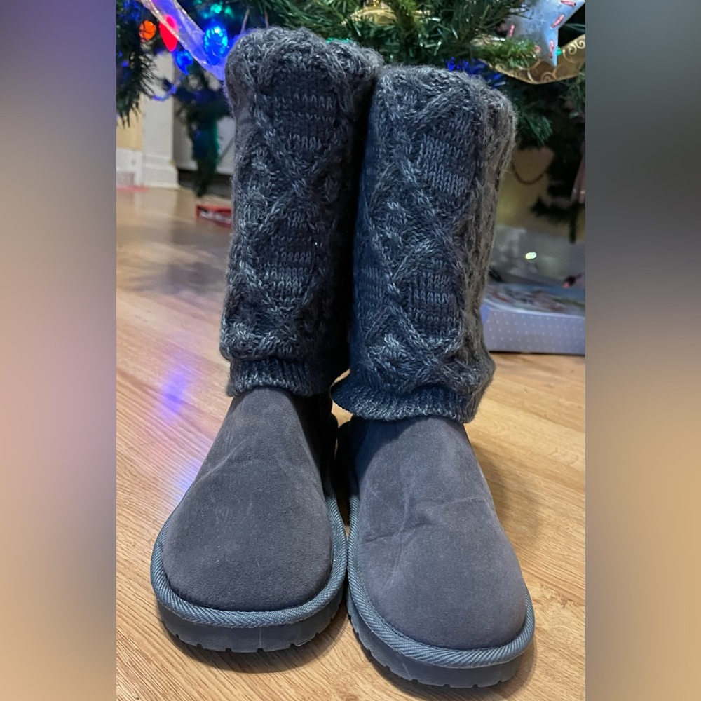 Ladies Sz 8 MukLuks Boots